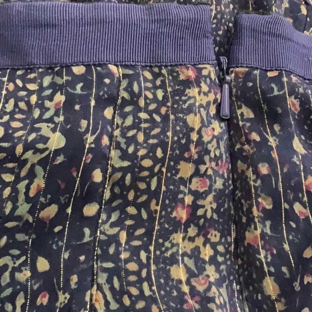 AMERICAN Eagle Outfitters purple full skirt with pleats and side zipper. Kids